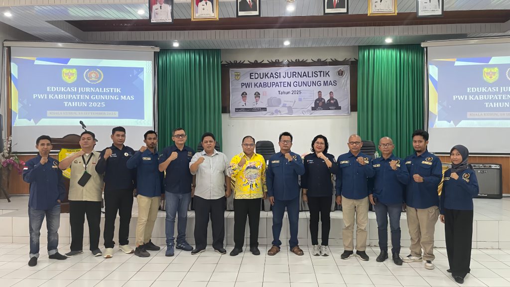 Tingkatkan Kualitas Informasi Publik, PWI Gumas Gelar Edukasi Jurnalistik bagi Humas OPD dan Pelajar